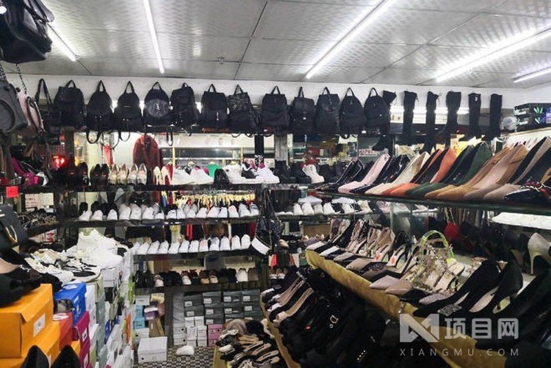 在寻找舒适的鞋子时，批发商往往面临着选择众多品牌与款式的压力。今天就让我们一起看看如何从多个维度挑选适合的舒适鞋。